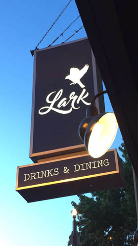 the lark pizza restaurant chicago